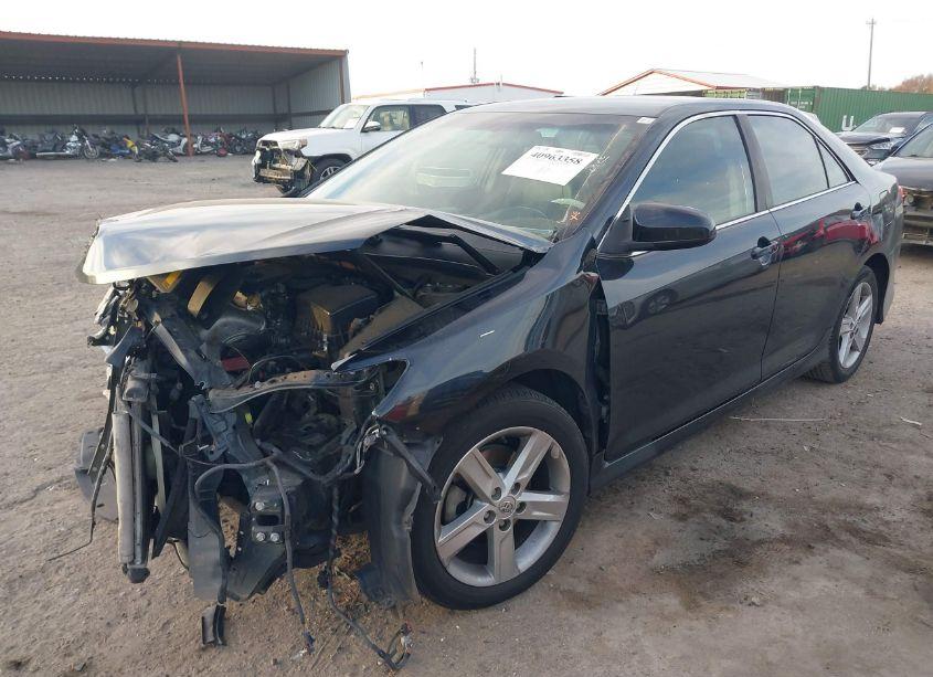 Photo 2 of 2013 Toyota Camry SE (VIN 4T1BF1FK2DU704751)