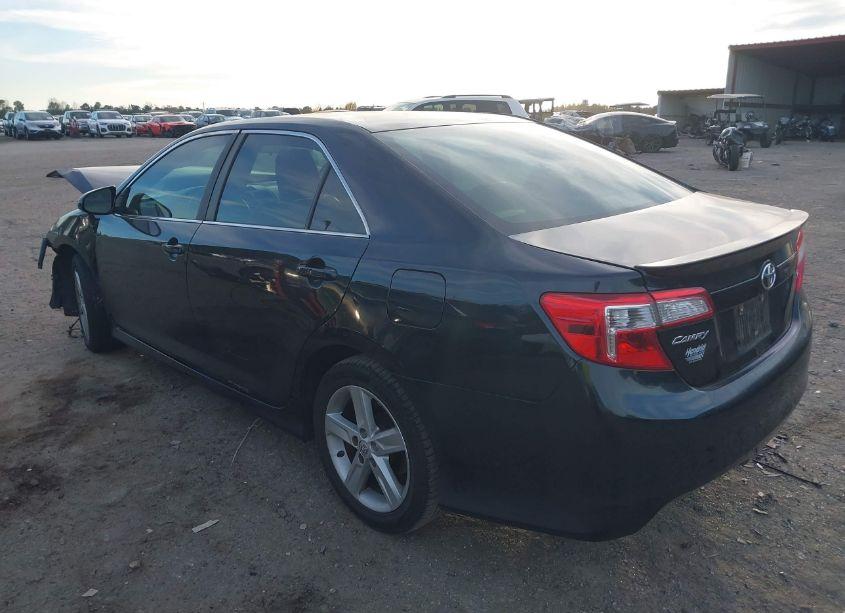 Photo 3 of 2013 Toyota Camry SE (VIN 4T1BF1FK2DU704751)