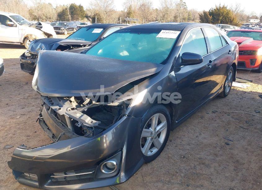 Photo 2 of 2013 Toyota Camry SE (VIN 4T1BF1FK2DU707472)