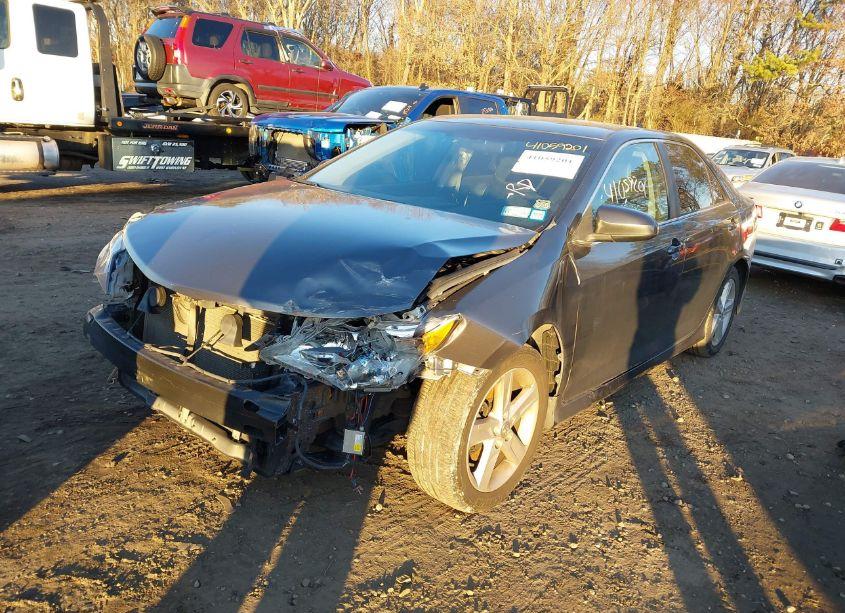 Photo 2 of 2013 Toyota Camry SE (VIN 4T1BF1FK2DU709965)