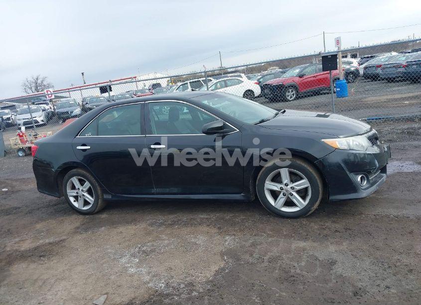 Photo 13 of 2013 Toyota Camry SE (VIN 4T1BF1FK2DU714115)