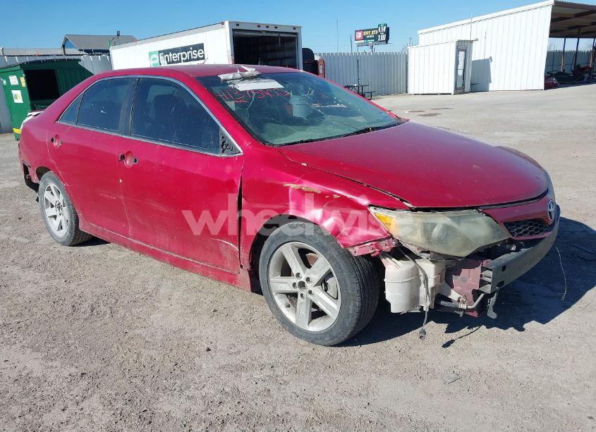 2013 Toyota Camry SE (VIN 4T1BF1FK2DU718942) main photo