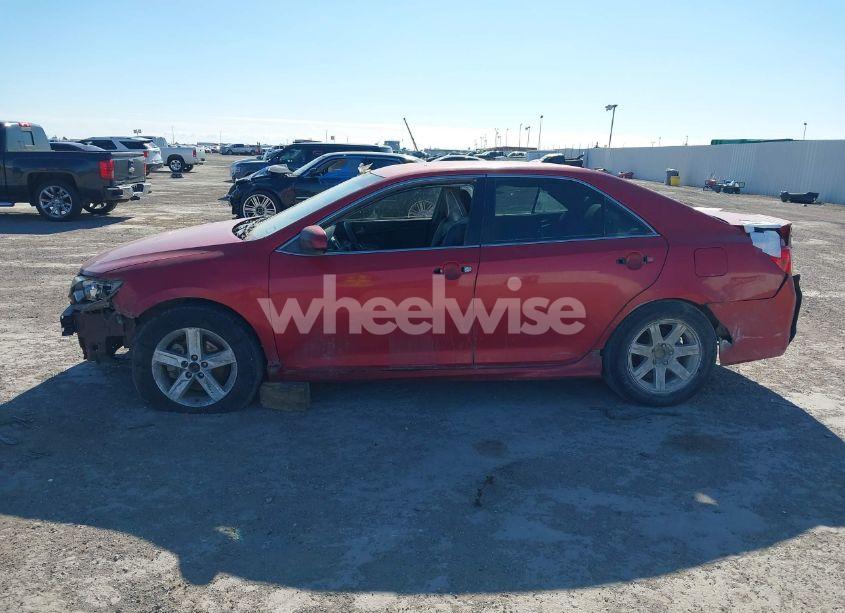 Photo 13 of 2013 Toyota Camry SE (VIN 4T1BF1FK2DU718942)