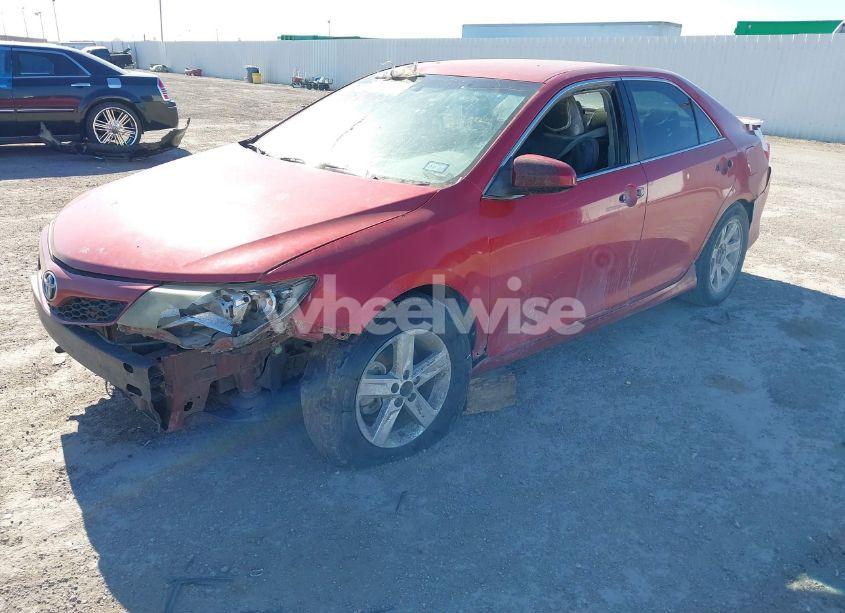 Photo 2 of 2013 Toyota Camry SE (VIN 4T1BF1FK2DU718942)