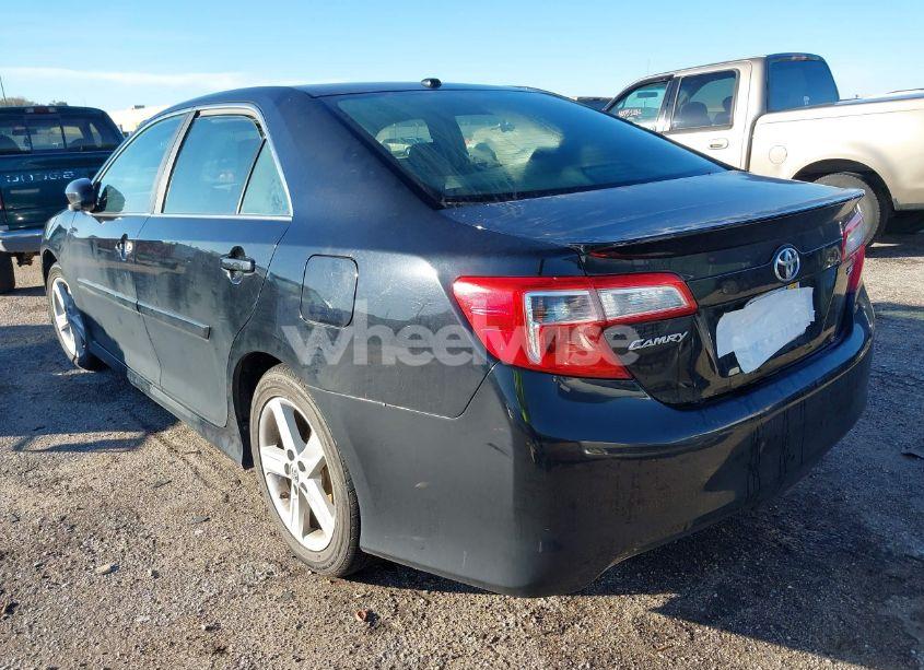 Photo 3 of 2013 Toyota Camry SE (VIN 4T1BF1FK2DU722330)