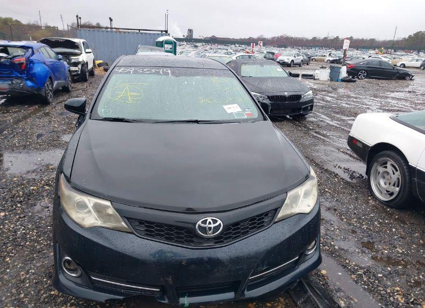 Photo 11 of 2014 Toyota Camry SE (VIN 4T1BF1FK2EU311639)