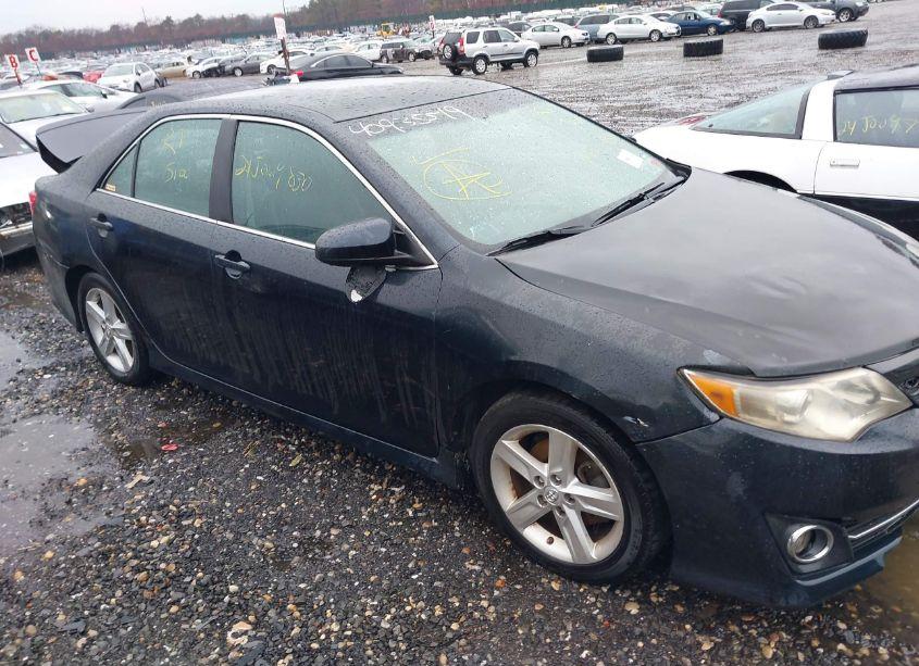 Photo 12 of 2014 Toyota Camry SE (VIN 4T1BF1FK2EU311639)