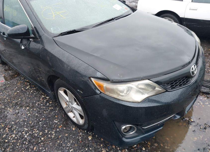 Photo 6 of 2014 Toyota Camry SE (VIN 4T1BF1FK2EU311639)