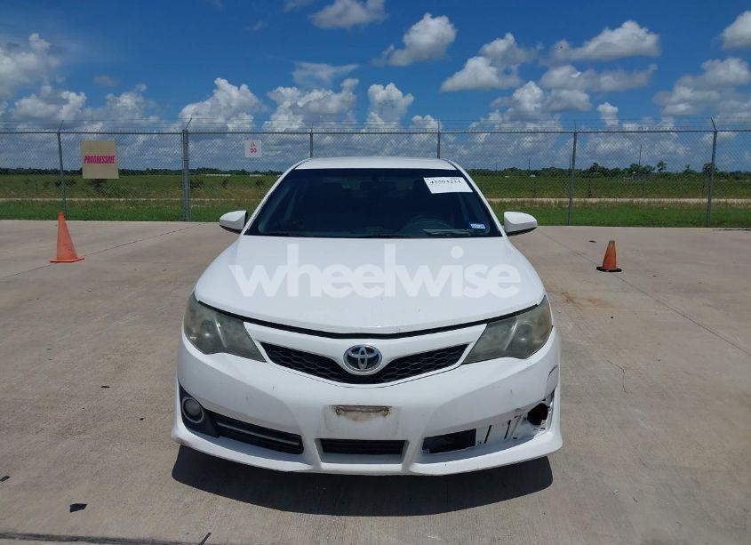 Photo 12 of 2014 Toyota Camry SE (VIN 4T1BF1FK2EU319840)