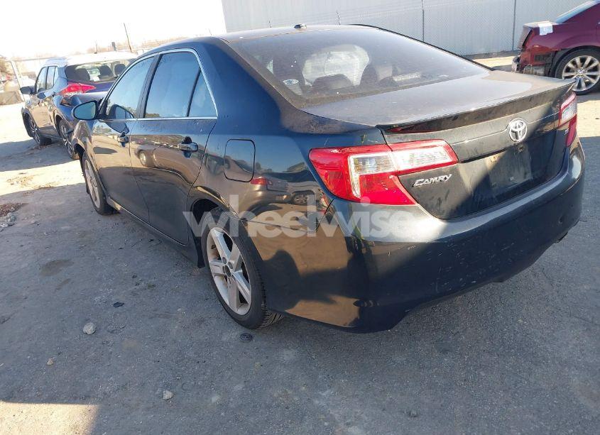 Photo 3 of 2014 Toyota Camry SE (VIN 4T1BF1FK2EU320308)