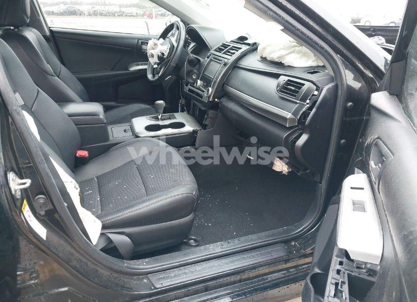 Photo 5 of 2014 Toyota Camry SE (VIN 4T1BF1FK2EU321748)