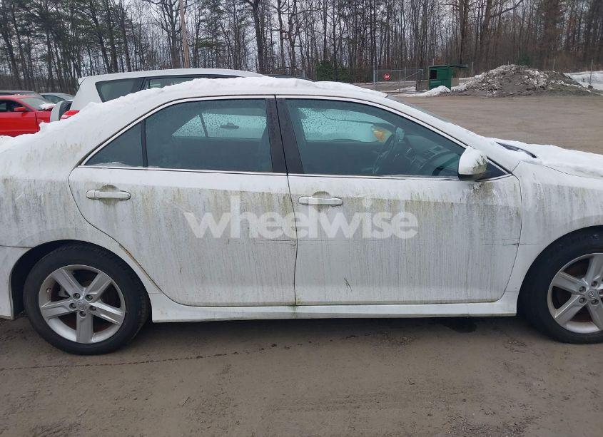 Photo 13 of 2014 Toyota Camry SE (VIN 4T1BF1FK2EU333706)