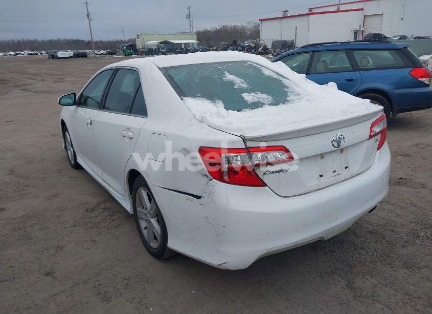 Photo 3 of 2014 Toyota Camry SE (VIN 4T1BF1FK2EU333706)