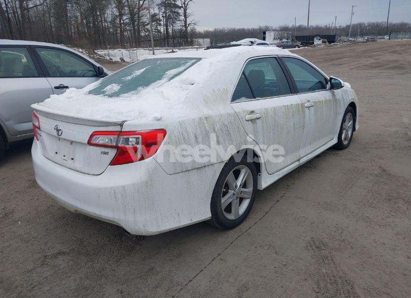 Photo 4 of 2014 Toyota Camry SE (VIN 4T1BF1FK2EU333706)