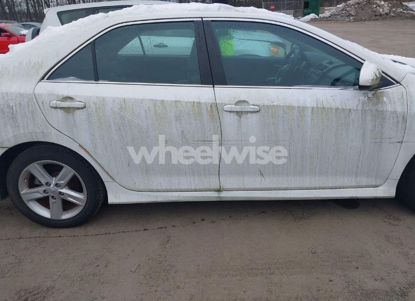 Photo 6 of 2014 Toyota Camry SE (VIN 4T1BF1FK2EU333706)