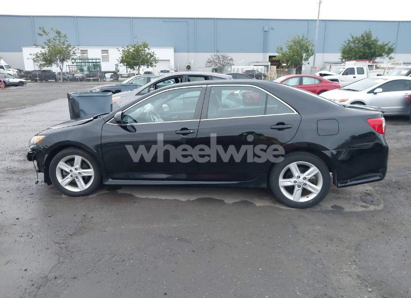 Photo 13 of 2014 Toyota Camry SE (VIN 4T1BF1FK2EU334404)