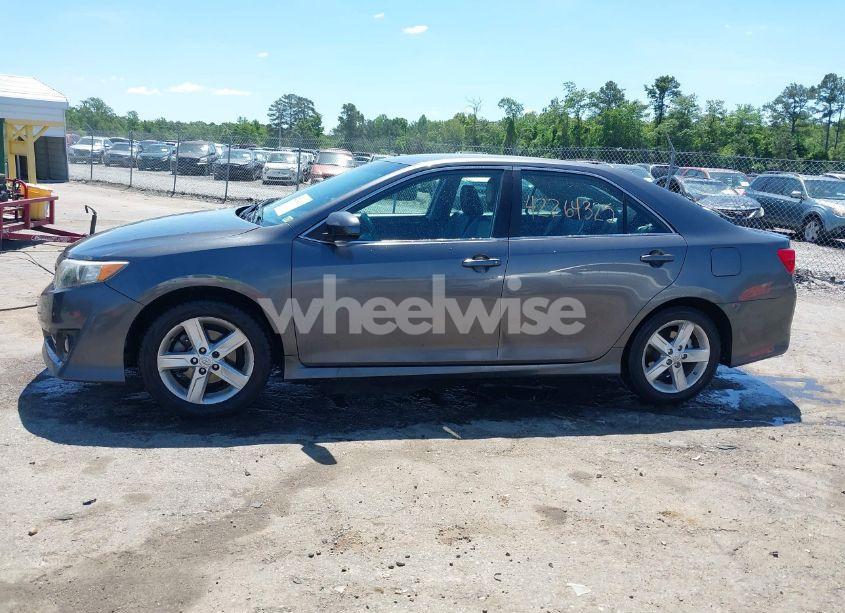 Photo 14 of 2014 Toyota Camry SE (VIN 4T1BF1FK2EU343071)