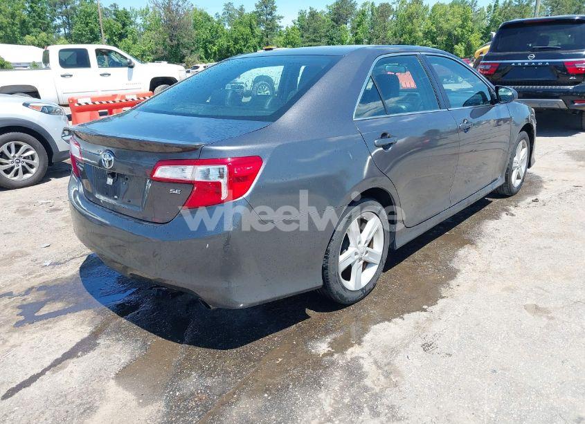 Photo 4 of 2014 Toyota Camry SE (VIN 4T1BF1FK2EU343071)