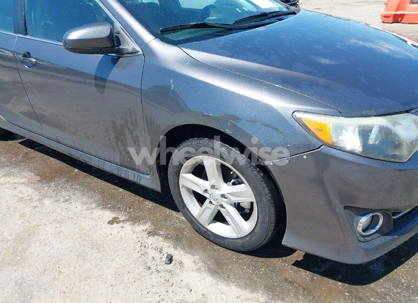 Photo 6 of 2014 Toyota Camry SE (VIN 4T1BF1FK2EU343071)