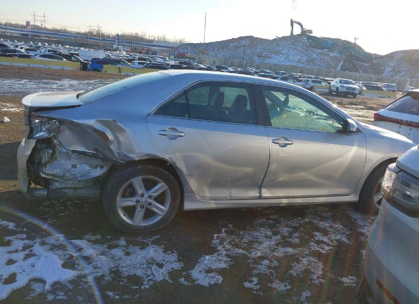 Photo 14 of 2014 Toyota Camry SE (VIN 4T1BF1FK2EU350232)