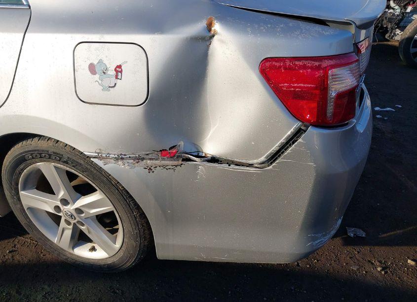 Photo 22 of 2014 Toyota Camry SE (VIN 4T1BF1FK2EU350232)