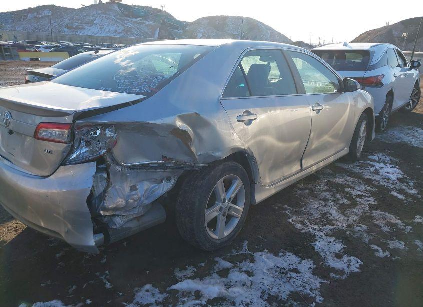 Photo 4 of 2014 Toyota Camry SE (VIN 4T1BF1FK2EU350232)