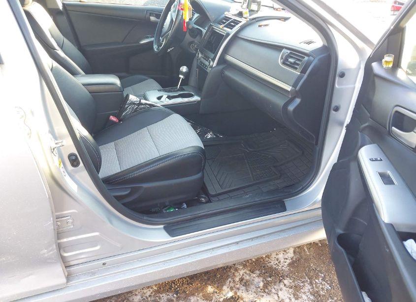 Photo 5 of 2014 Toyota Camry SE (VIN 4T1BF1FK2EU350232)