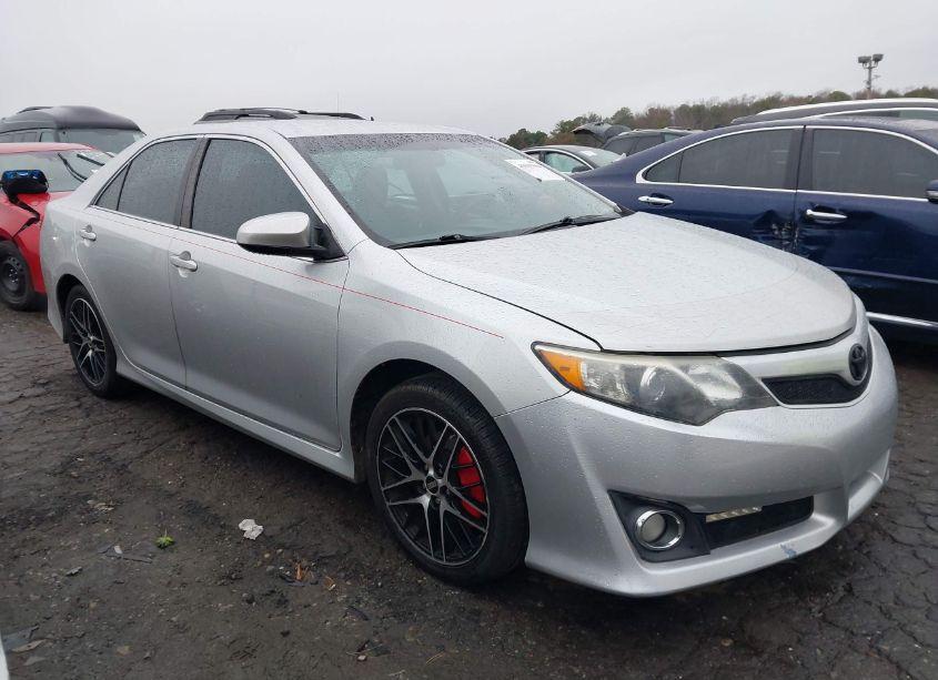Photo 13 of 2014 Toyota Camry SE (VIN 4T1BF1FK2EU365071)