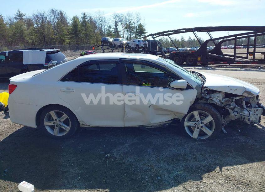 Photo 12 of 2014 Toyota Camry SE (VIN 4T1BF1FK2EU366432)