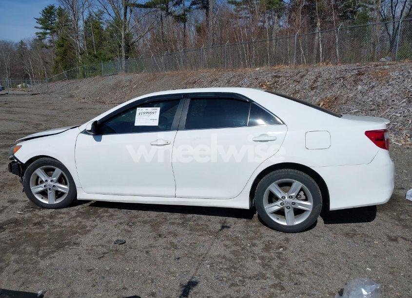 Photo 13 of 2014 Toyota Camry SE (VIN 4T1BF1FK2EU366432)