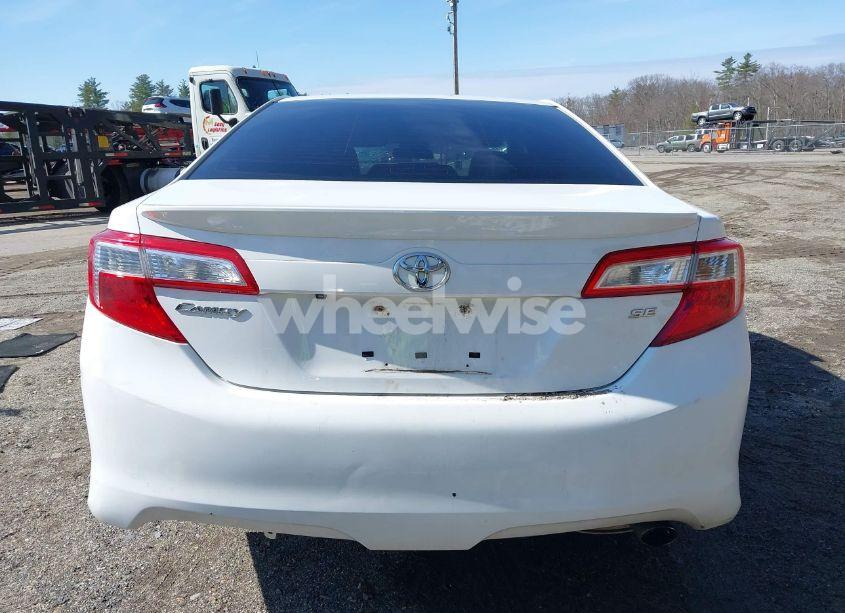Photo 15 of 2014 Toyota Camry SE (VIN 4T1BF1FK2EU366432)