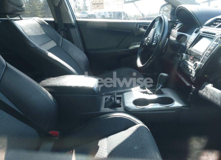 Photo 5 of 2014 Toyota Camry SE (VIN 4T1BF1FK2EU366432)