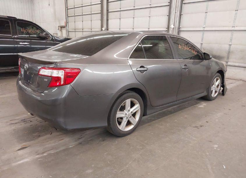Photo 4 of 2014 Toyota Camry SE (VIN 4T1BF1FK2EU375194)
