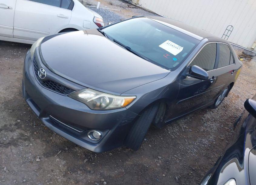 Photo 2 of 2014 Toyota Camry SE (VIN 4T1BF1FK2EU376684)