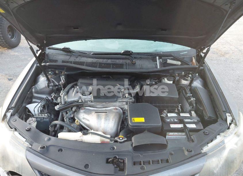 Photo 10 of 2014 Toyota Camry SE (VIN 4T1BF1FK2EU381528)