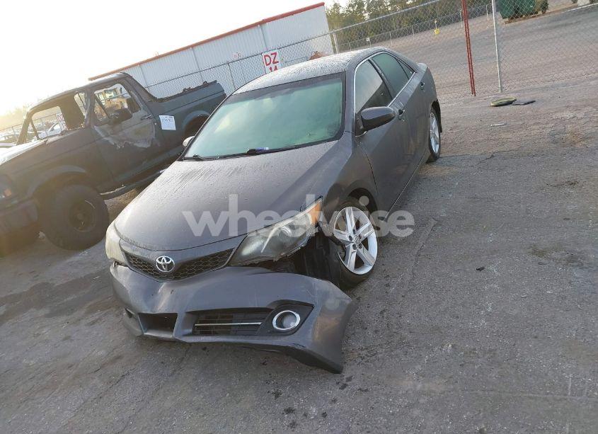 Photo 12 of 2014 Toyota Camry SE (VIN 4T1BF1FK2EU381528)