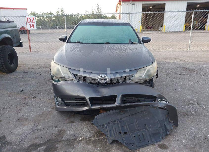 Photo 13 of 2014 Toyota Camry SE (VIN 4T1BF1FK2EU381528)