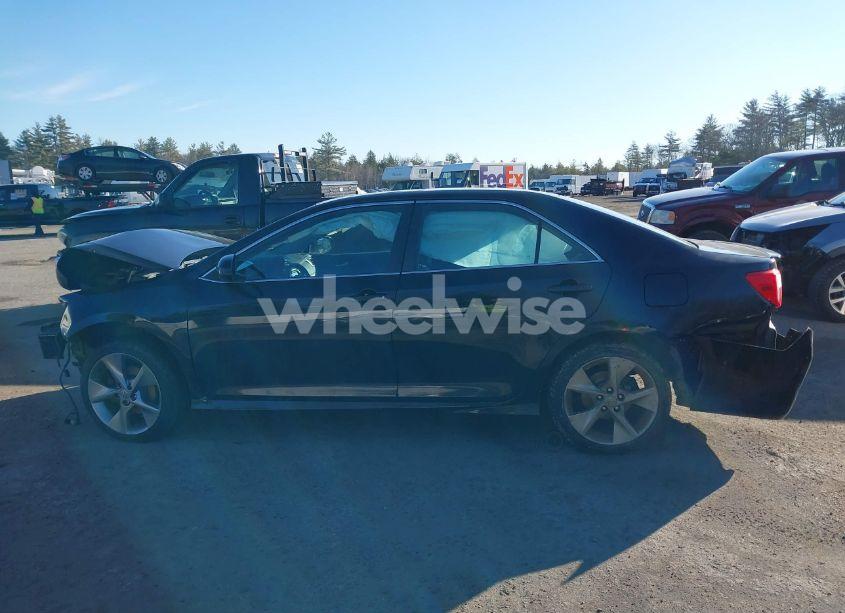 Photo 15 of 2014 Toyota Camry SE SPORT (VIN 4T1BF1FK2EU385742)