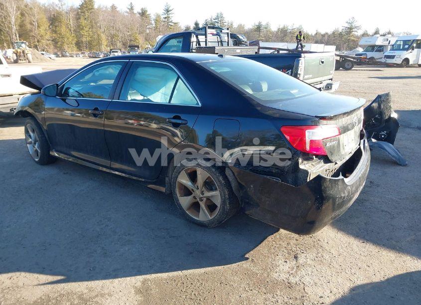 Photo 3 of 2014 Toyota Camry SE SPORT (VIN 4T1BF1FK2EU385742)