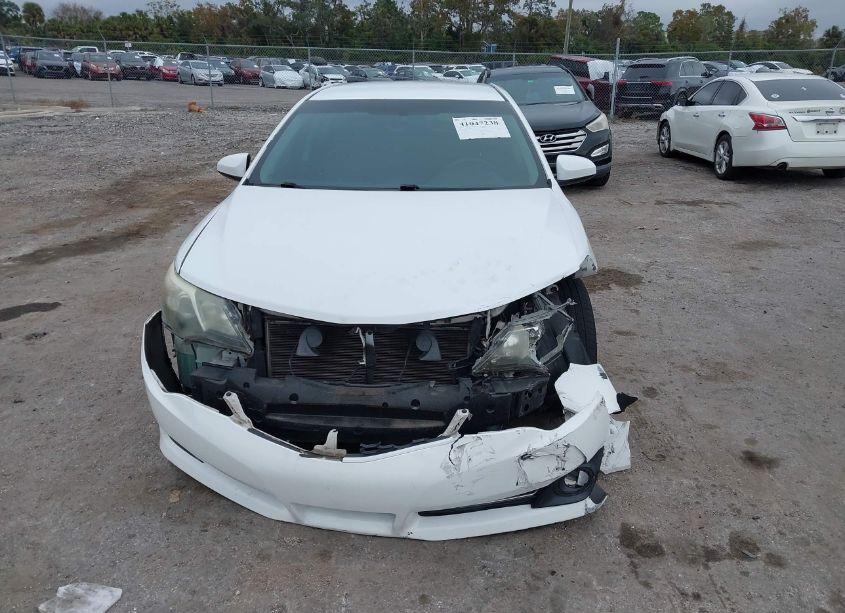 Photo 12 of 2014 Toyota Camry SE (VIN 4T1BF1FK2EU390889)