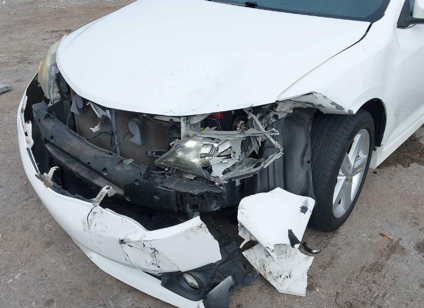 Photo 6 of 2014 Toyota Camry SE (VIN 4T1BF1FK2EU390889)