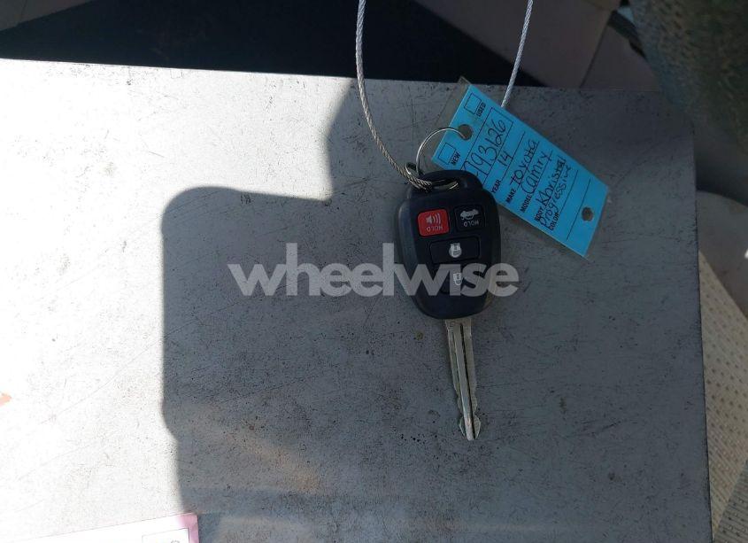 Photo 11 of 2014 Toyota Camry LE (VIN 4T1BF1FK2EU398460)