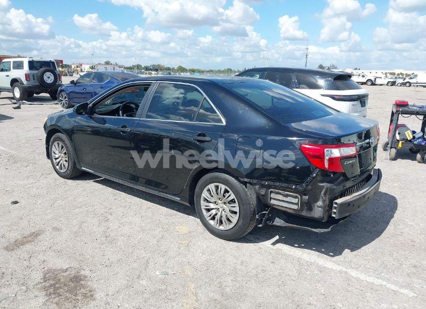 Photo 3 of 2014 Toyota Camry LE (VIN 4T1BF1FK2EU398460)