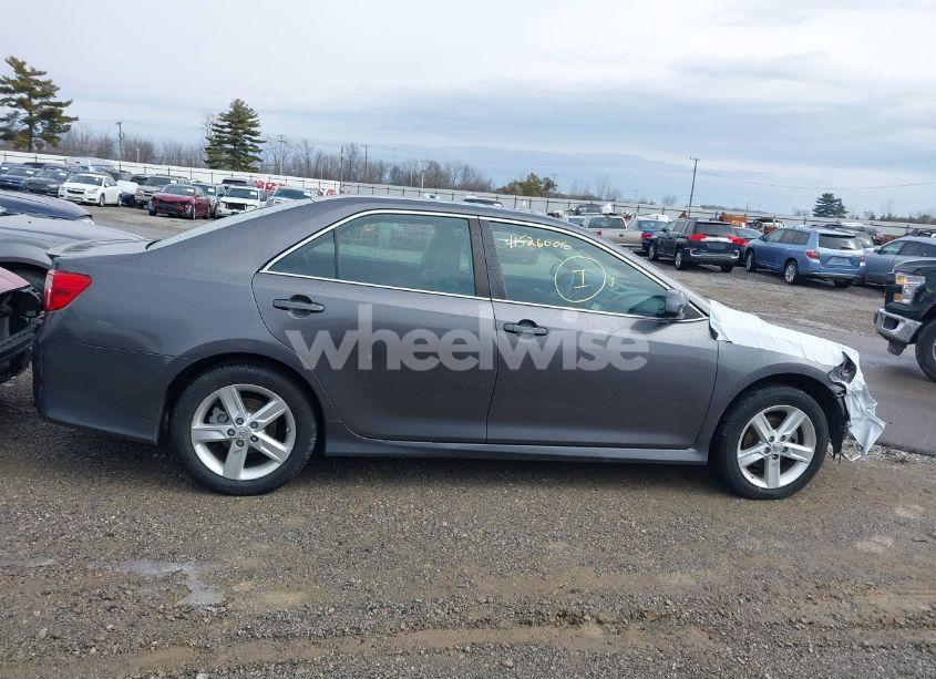 Photo 14 of 2014 Toyota Camry SE (VIN 4T1BF1FK2EU399060)