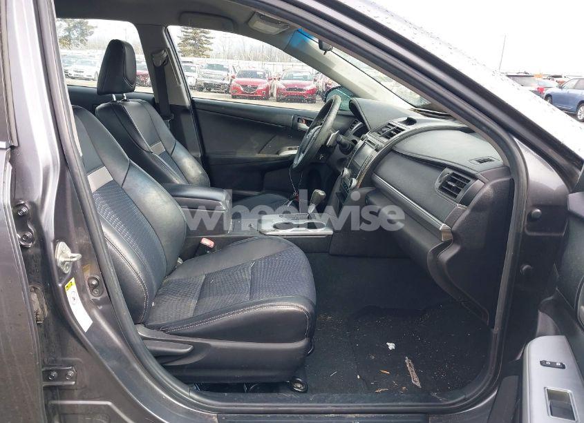 Photo 5 of 2014 Toyota Camry SE (VIN 4T1BF1FK2EU399060)