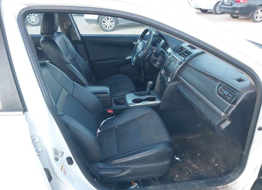 Photo 5 of 2014 Toyota Camry SE (VIN 4T1BF1FK2EU402457)