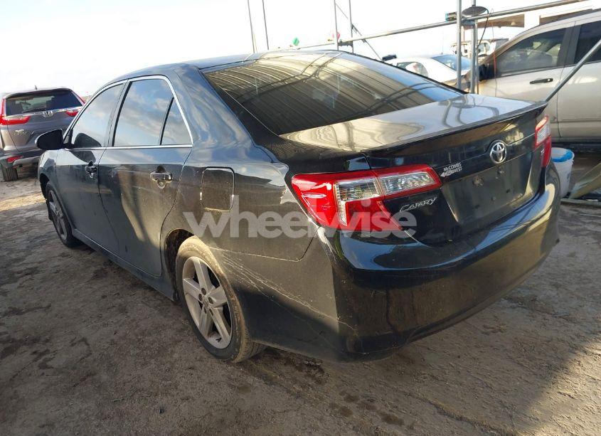Photo 3 of 2014 Toyota Camry SE (VIN 4T1BF1FK2EU408453)