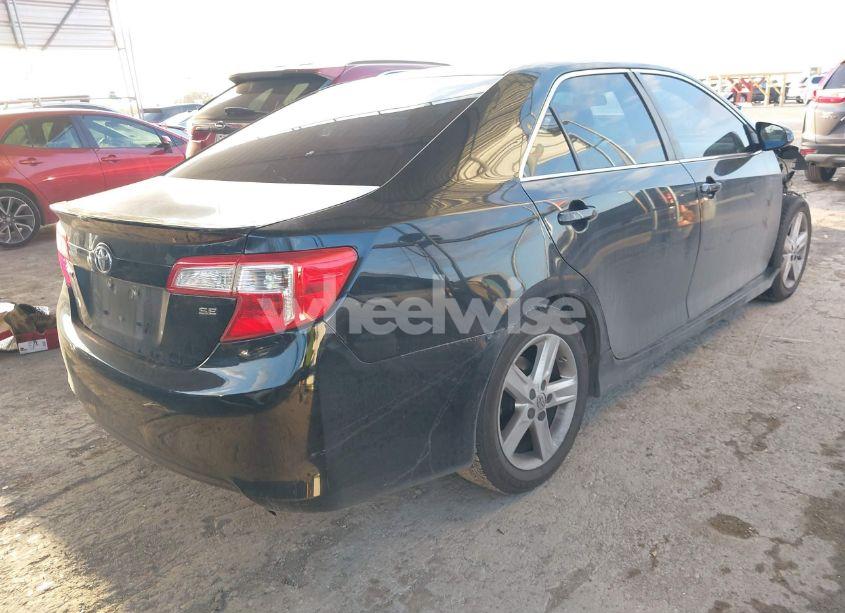 Photo 4 of 2014 Toyota Camry SE (VIN 4T1BF1FK2EU408453)