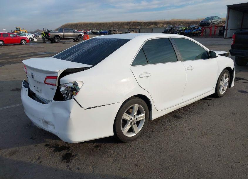 Photo 4 of 2014 Toyota Camry SE (VIN 4T1BF1FK2EU409487)