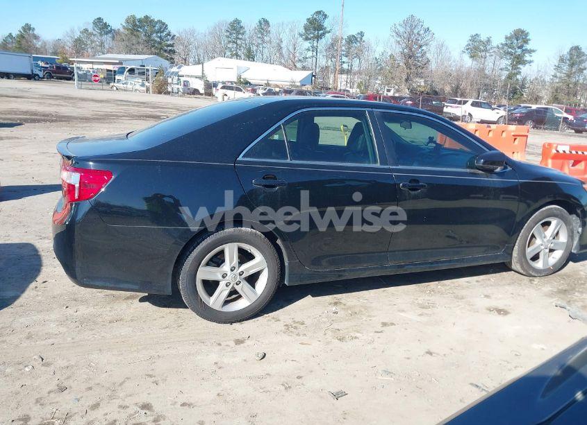 Photo 13 of 2014 Toyota Camry SE (VIN 4T1BF1FK2EU417105)